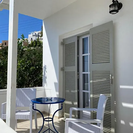 帕莱欧斯客房酒店 招待所