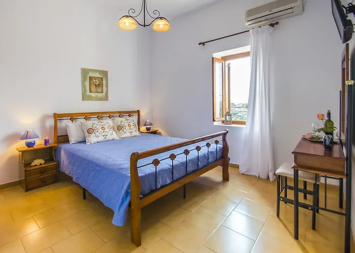 Guest house Palaios 3*