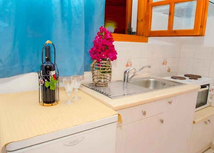 Palaios 3* Plaka (Milos)