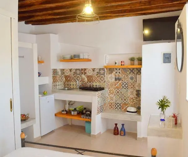 Palaios Guest house 3*