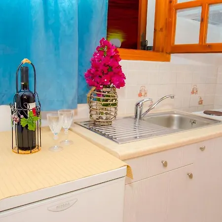 Palaios 3* Plaka (Milos)