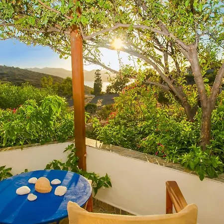 Palaios Guest house 3*