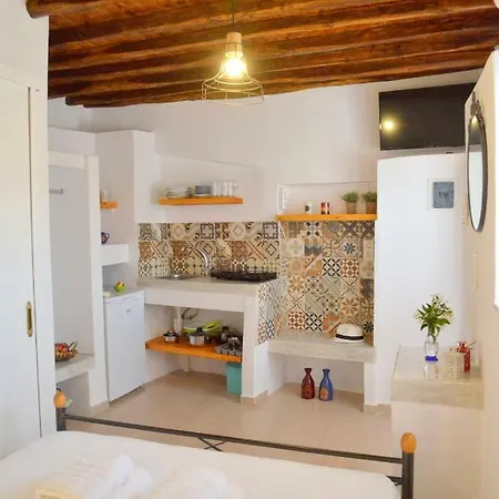 Palaios Guest house 3*